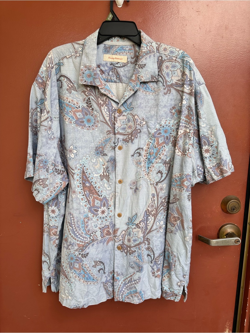 Tommy Bahama 100% Silk Light Blue Paisley Short-Sleeve Button-Up Shirt